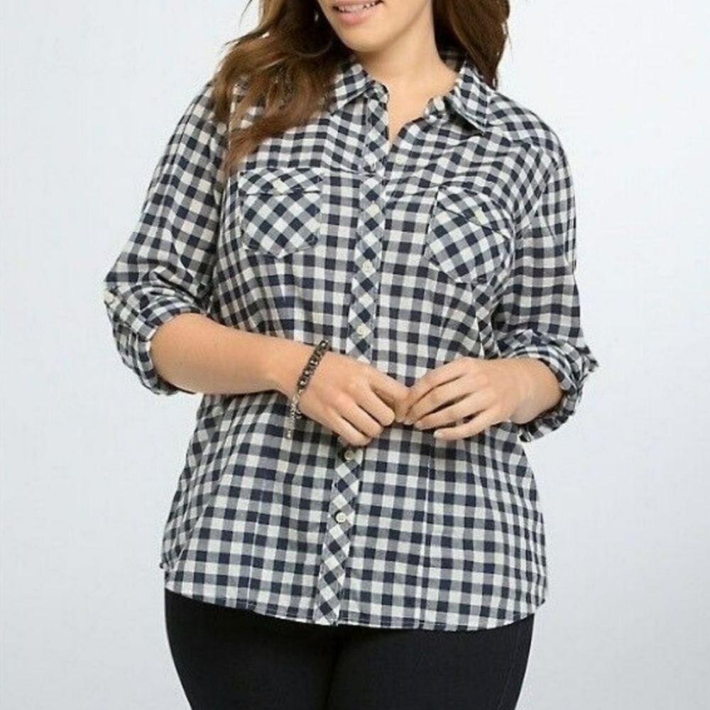 Torrid Navy Blue & White Plaid Buttons Up Blouse